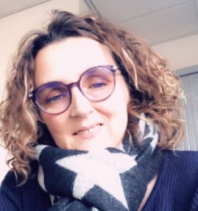 Stéphanie Cachot, assistante administrative indépendante et fondatrice d'ÉMYNÈS.